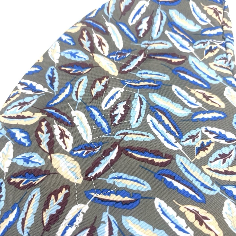 KAVU Gray & Blue Feathers Original Rope Sling Bag Crossbody Backpack EUC - Picture 6 of 8